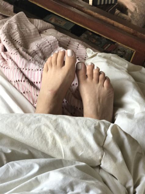 Lori Petty's feet