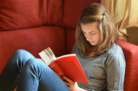 Добірка повчальних підліткових книг