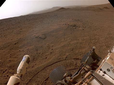 mars rover perseverance reaches top  jezero crater
