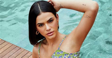 Bruna Marquezine Nua E Pelada - Foto: Bruna Marquezine, de biquíni neon, exibe corpo durante banho de ...