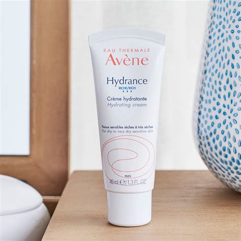 Avene Hydrance Riche - ΦΑΡΜΑΚΕΙΟ