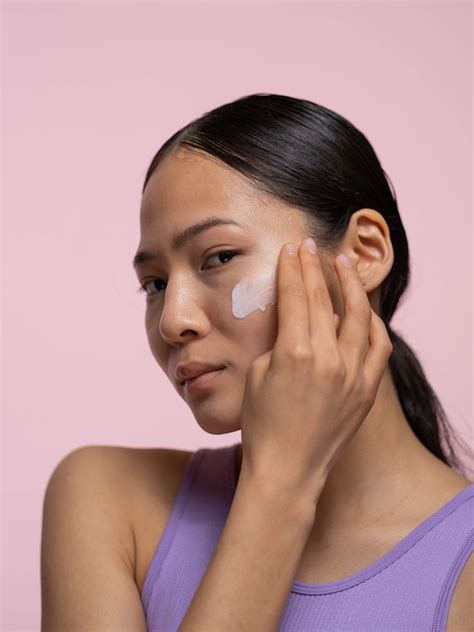 natural face moisturizers  glowing skin  eco edit