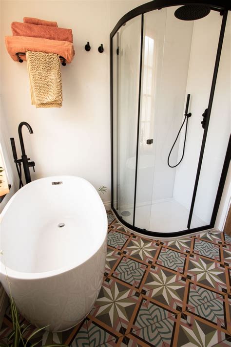 Kennington Lane, London SE11: Area Guide and Local Services 8