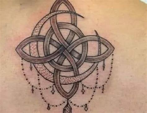 Nó De Bruxa Tatuagem - Tatuagem de nó de bruxa: significado sobre este lendário amuleto e ...