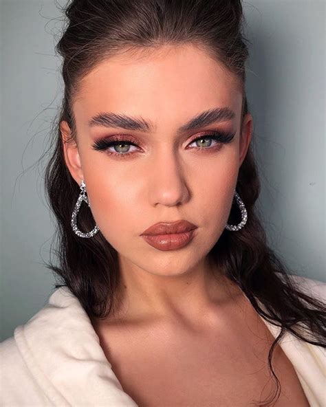 Добрый вечер 🌇 Новогодний макияж с @toofaced ️ ️ ️ любовь с этими ...