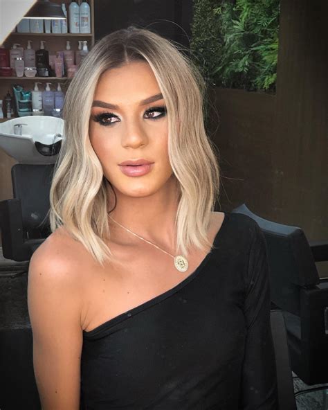 (@barbara_a.alves) • Instagram photos and videos