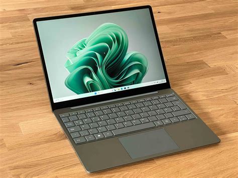 Microsoft Surface Laptop Go 3 im Test - Überteuertes Subnotebook ohne ...