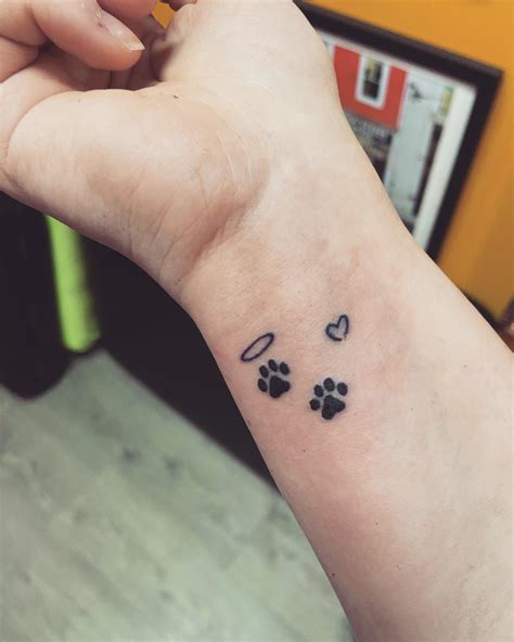 Dog Paw Print Tattoos Amazon.com : Golden Retriever Dog Paw Prints Fun