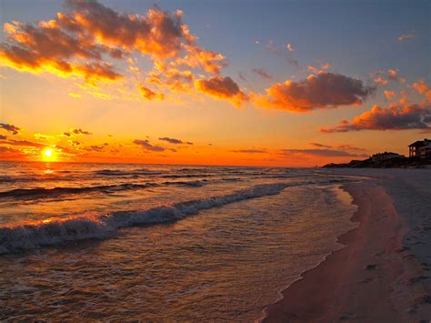 Download Aesthetic Beach Sunset Desktop Wallpaper | Wallpapers.com