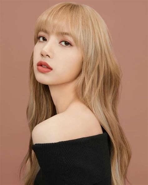 Lisa 'đánh úp' ký hợp đồng với công ty bên Mỹ, Jennie nghẹn ngào khóc ...