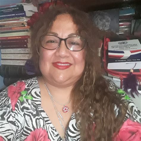 Pilar Hampton Amazon 1