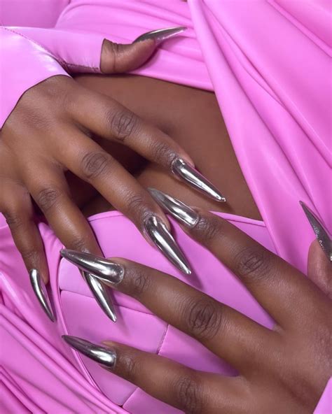 Y2K Nail Ideas That'll Take You Right Back to the Year 2000 — See ...