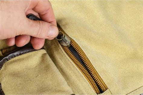 How to Fix a Backpack Zipper [5 Common Issues!] – The Wallet Shoppe