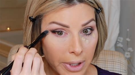 How To Put On Eye Makeup For Over 50 | Saubhaya Makeup