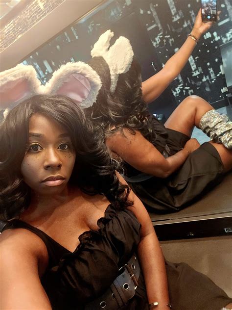 Phun Celeb Extras Exclusive: Did THIS Happen At [Celeb's Name]'s Wild Party? Image 16