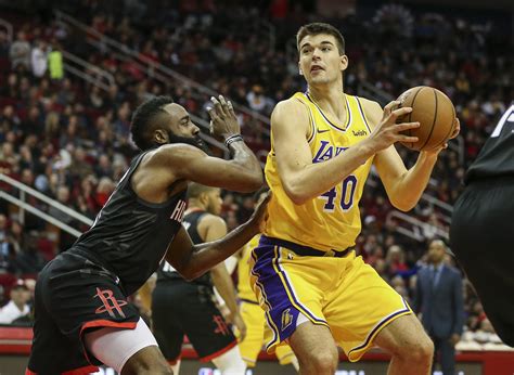 Report: Clippers Never Called About Ivica Zubac Prior to Trade - Lakers