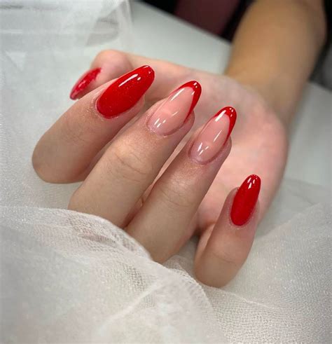 Unhas De Gel Simples E Elegantes Vermelho - 15 Ideias de Unha em Gel Vermelho para 2026: Poder + Sofisticação