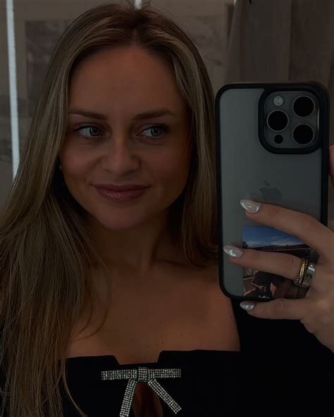 Alyssa Moore (@alyssajamesmoore) • Instagram photos and videos