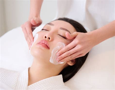 deep face cleansing treatment