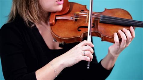 How to Distribute Bow Weight | Violin Lessons - YouTube
