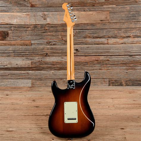 Fender American Deluxe Stratocaster Sunburst 2009 – Chicago Music Exchange