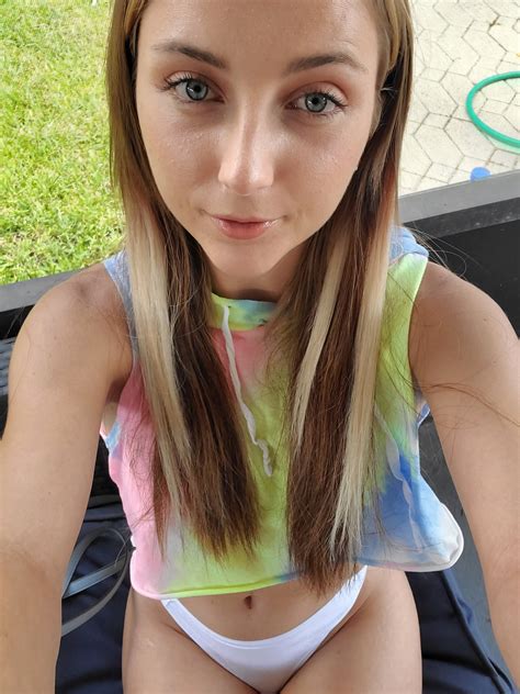 Macy Meadows on Twitter: "Whatcha doin today? 💗 https://t.co/Al91nMkCML