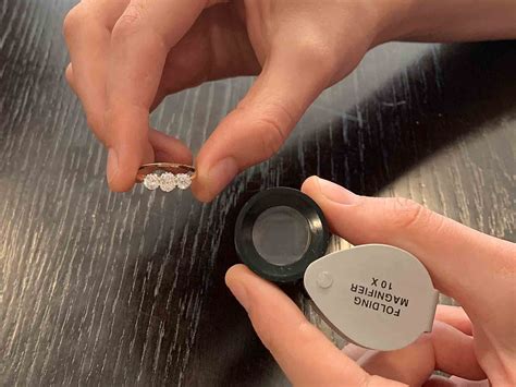 Unveiling The Loupe Meaning Uses And How It Magnifies Your World