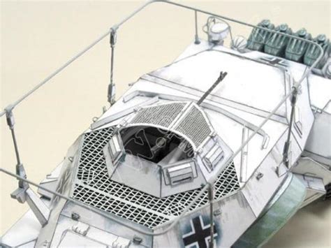 Sd.Kfz 223 - TAJFUN Komplet: model i wręgi