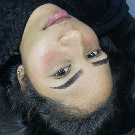 Daniela Escalona nails