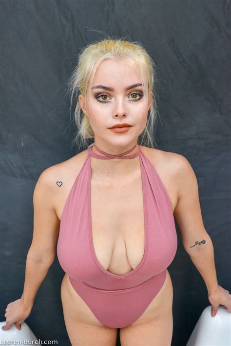 Digital Content Creator Lauren Burch's Sexy Try-On Hauls Are Gaining