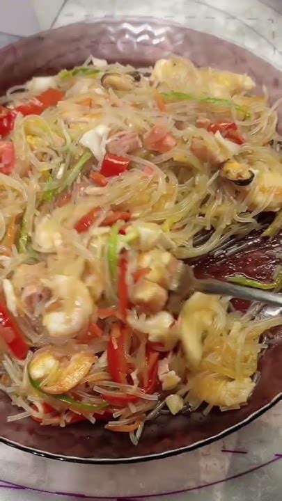 Фунчоза с морепродуктами и устричным соусом - YouTube