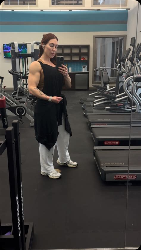 Ashley Lakomowski (@fittestashever) • Instagram photos and videos