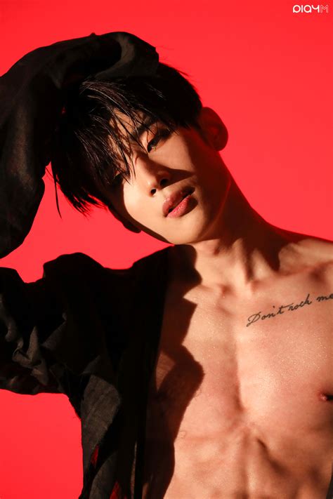 VICTON's SeungWoo Shows Off His Chiseled Abs In 'Sacrifice' Music Video ...