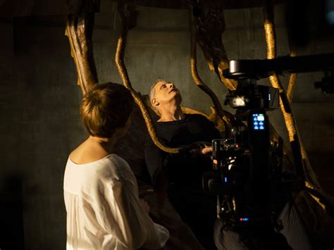 Viggo Mortensen & Léa Seydoux on the Crimes of the Future Roles They Wanted