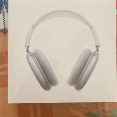 AirPods Max | Fashion tips, Clothes design, Style