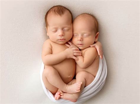 twins belly week  week side  side comparison   singleton