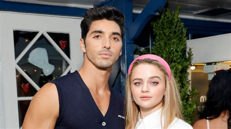 "Kissing Booth" Stars Joey King & Taylor Zakhar Perez Reunite In Viral ...