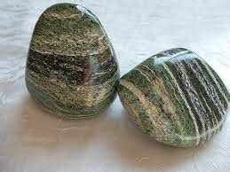 Serpentin kristal-kamen-mineral - Lotos Nakit