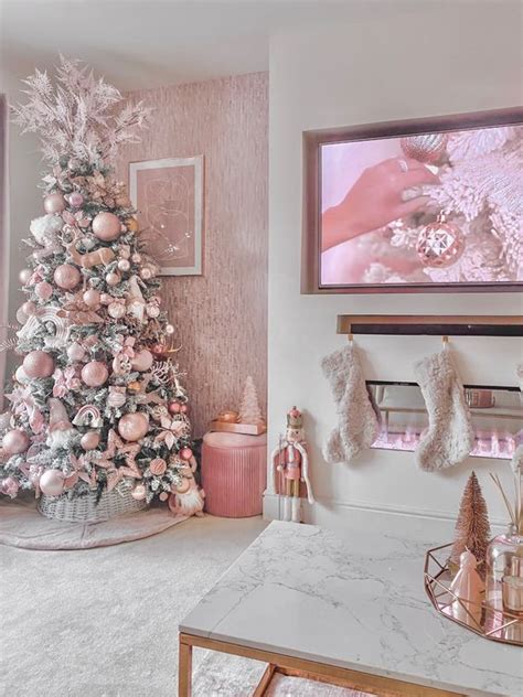 Christmas 2023: The Hottest Color Trends of the Season