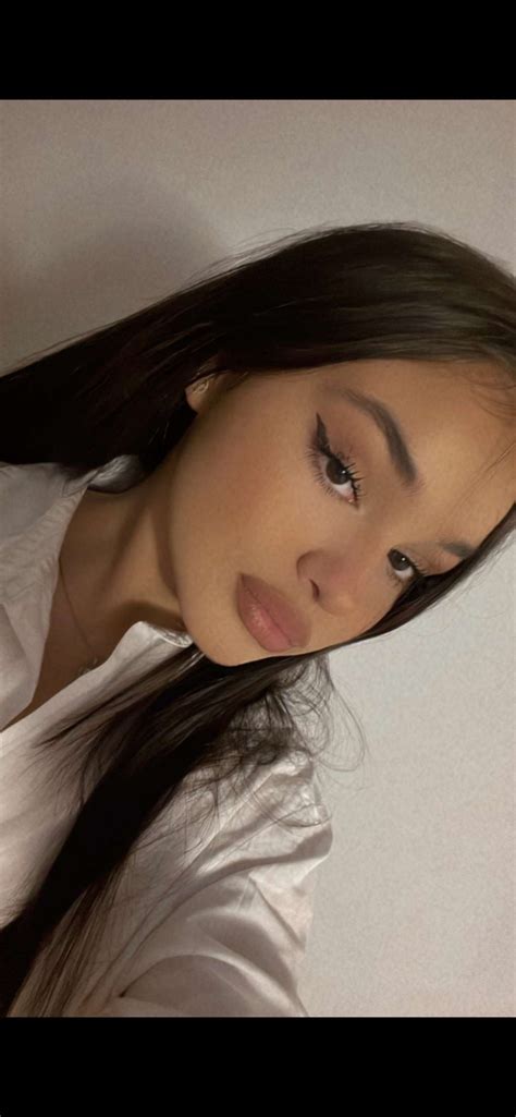 NICOLE & MAYA: Skins – realitate sau ficțiune? | LOGO paper