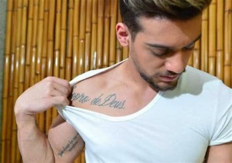 Simples Tatuagem No Ombro Masculino - Tatuagem no ombro masculina – 80 ideias incríveis para se inspirar ...