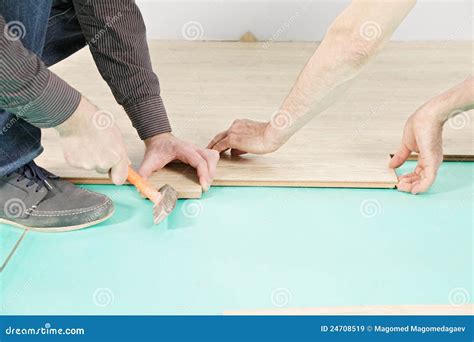 Installazione Della Pavimentazione Immagine Stock - Immagine di ...
