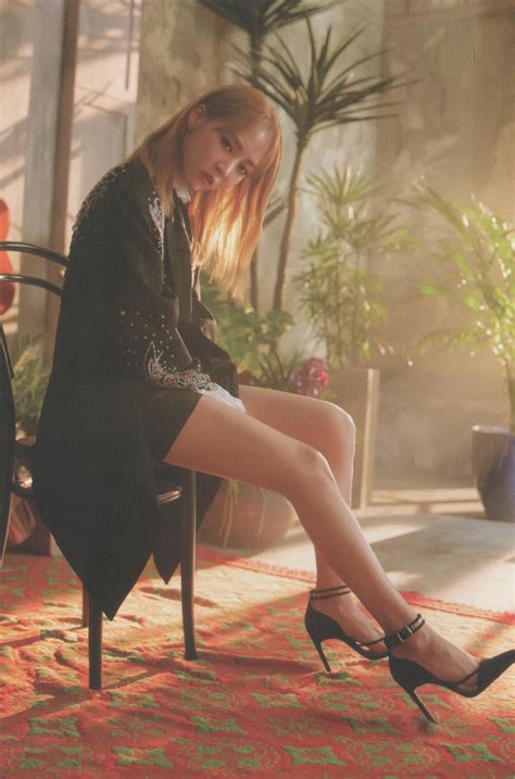 MAMAMOO 7th Mini Album 'Red Moon' [SCANS] | kpopping