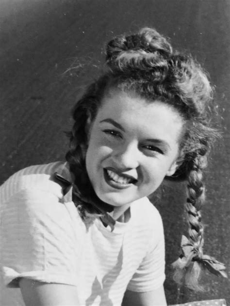 Andre de Dienes, Norma Jeane, Marilyn Monroe, 1945. | Marilyn monroe