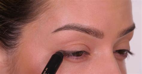 Easy Metallic Silver Eye Makeup Tutorial | Upstyle