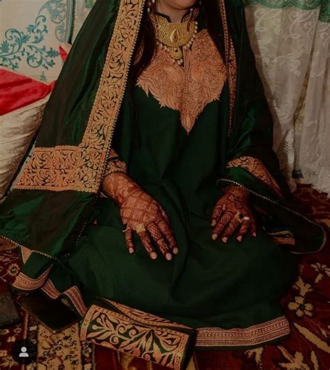 Pin by Minhou on Kashmir 🧡🍁 | Bride muslim, Kashmiri outfits for women ...