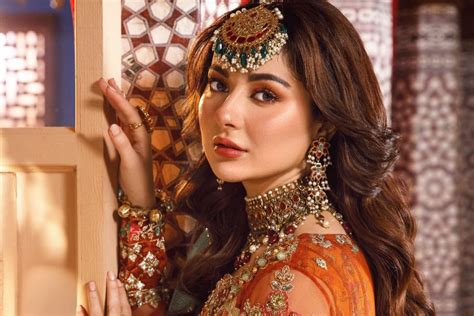 Here's How To Recreate The Viral Makeup Look Of Hania Aamir For Eid al ...