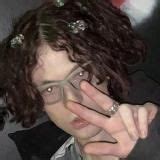 RED CROSS (EN ESPAÑOL) - Bladee - LETRAS.COM