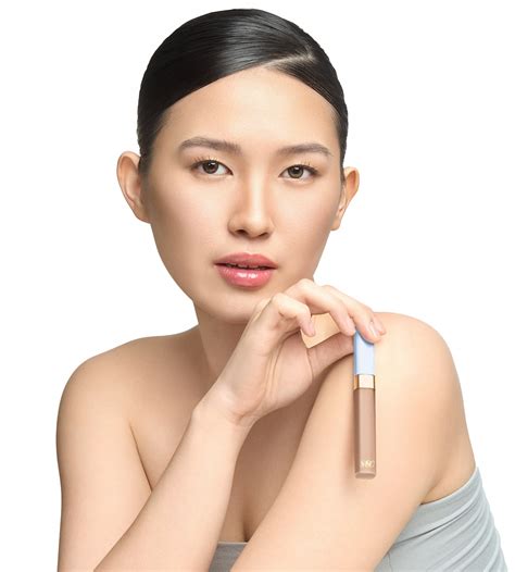 Devina Juventia Makeup Artist (@devinajuventia) • Instagram photos and