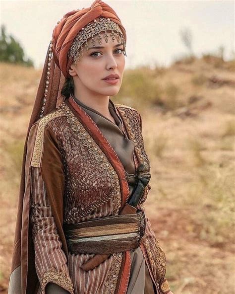 Турчанка | Traditional dresses, Turkish clothing, Traditional outfits